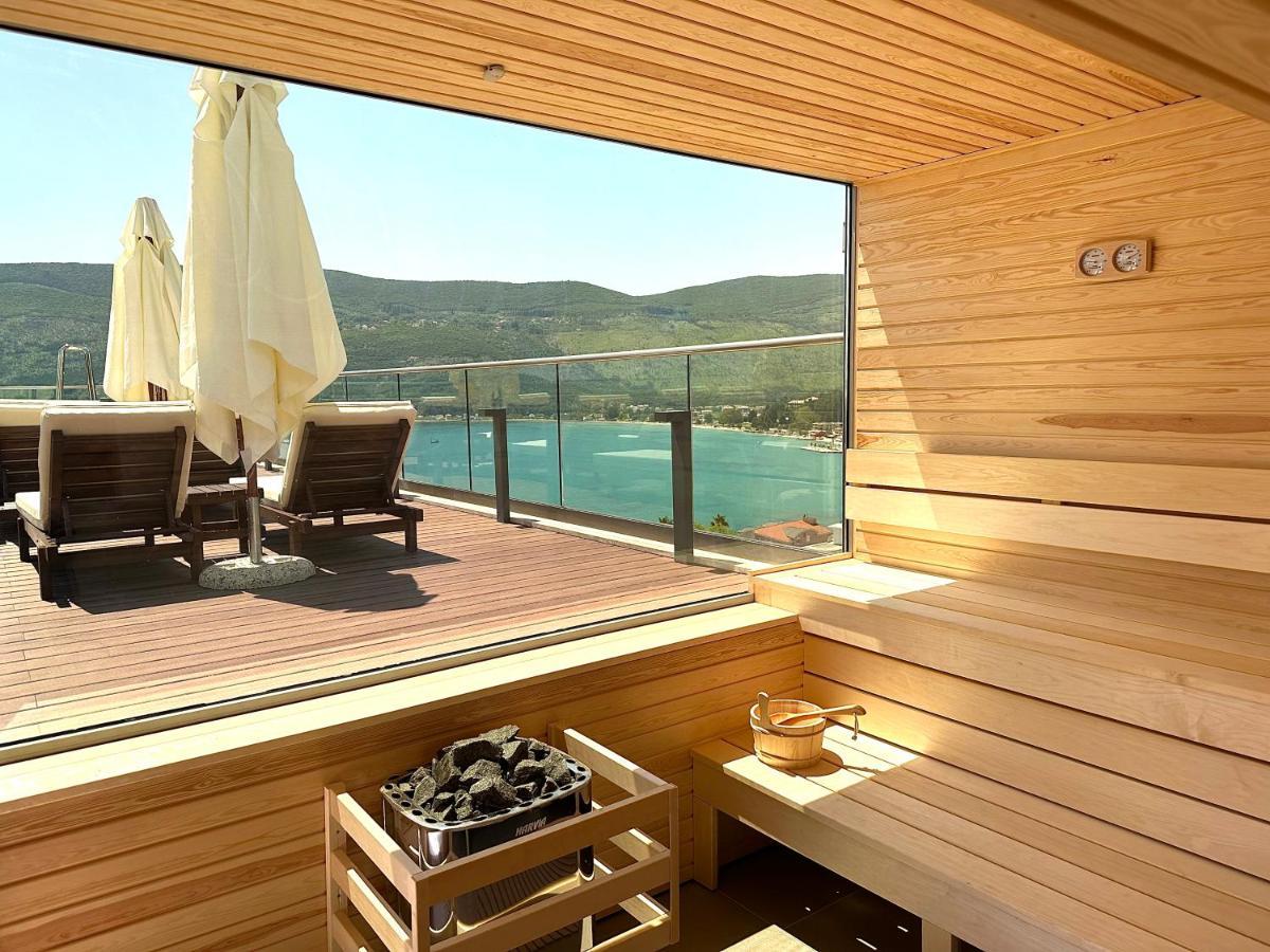 Garni Hotel Kruso Herceg Novi Buitenkant foto