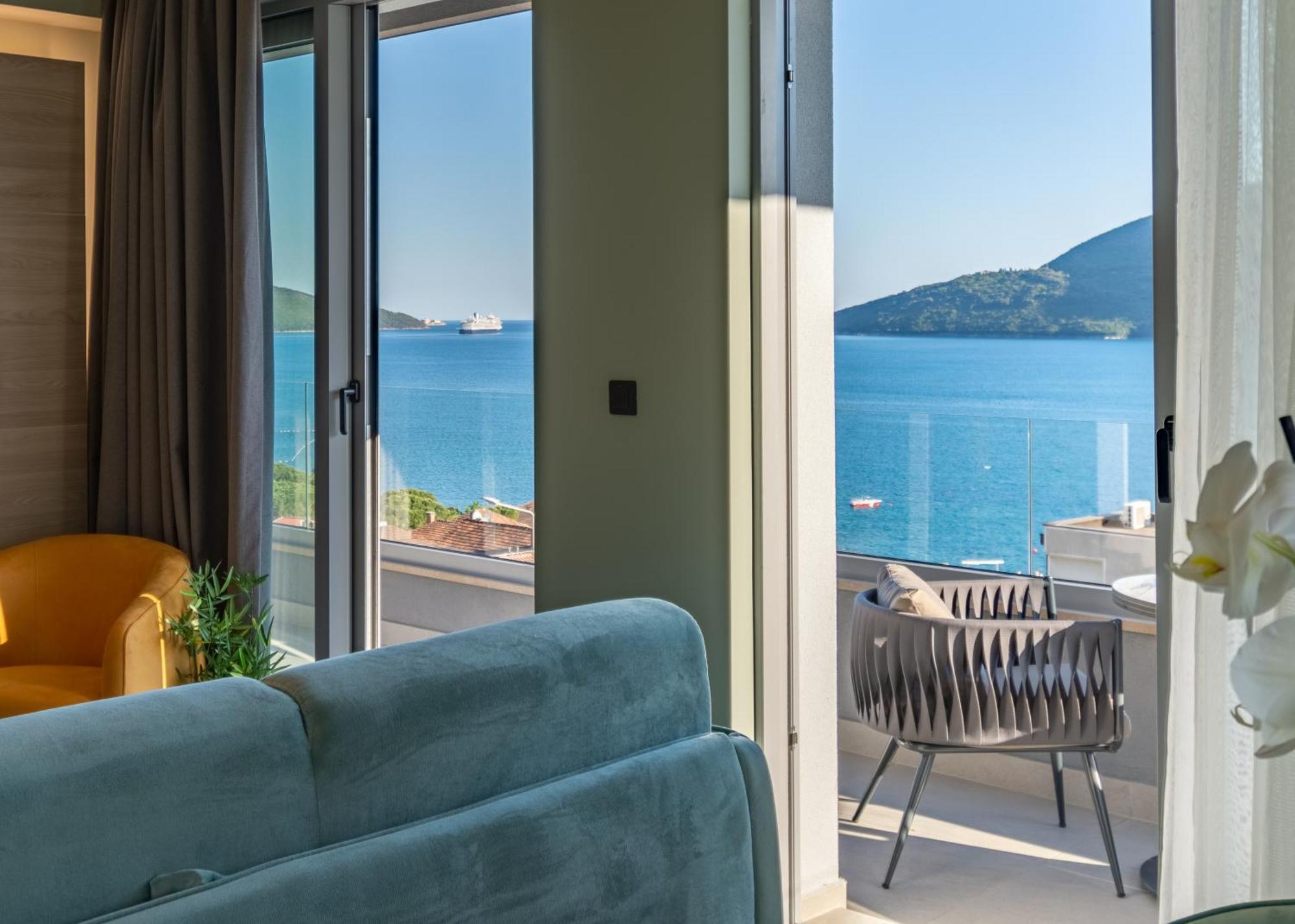 Garni Hotel Kruso Herceg Novi Buitenkant foto