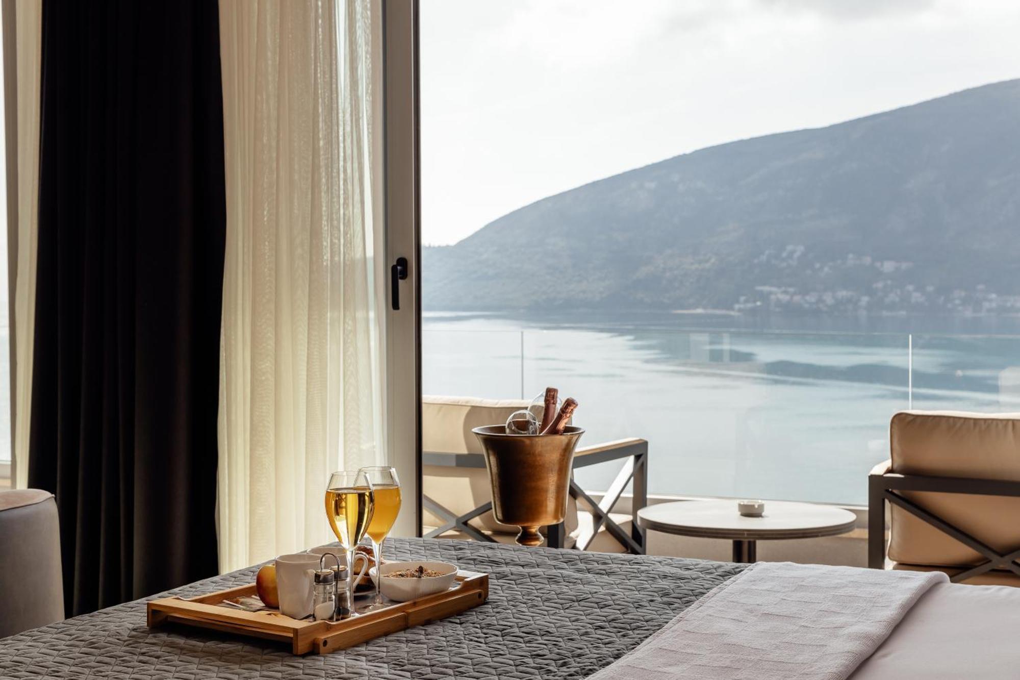 Garni Hotel Kruso Herceg Novi Buitenkant foto